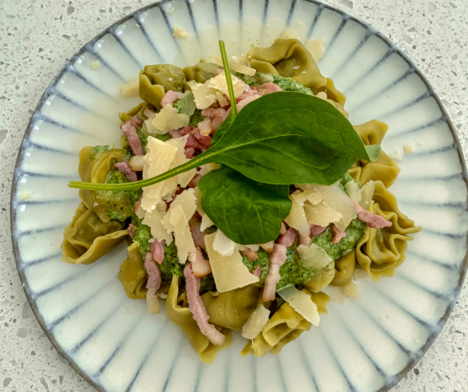 Tortelloni van spinazie en ricotta met prei en spek voor € 2,87 p.p. 🥰